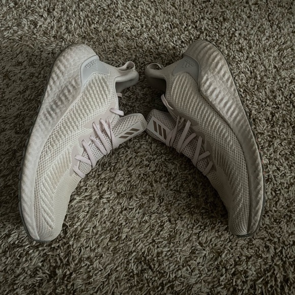 Adidas AlphaBoost in Orchid Tint Size 7.5 - Picture 4 of 14
